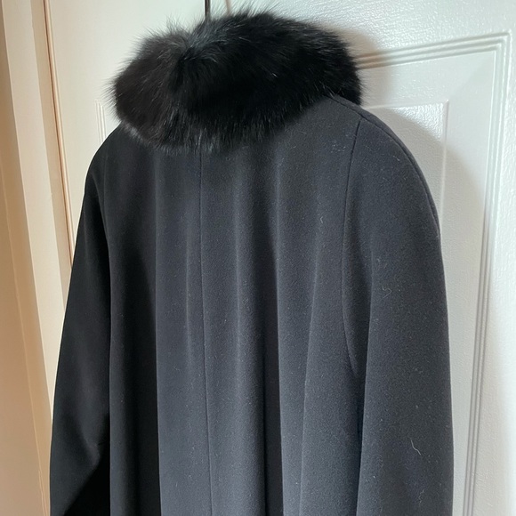 🎉HP🎉~Genuine Fox Fur Collar Soft,Luxurious ,Long Coat by Forecaster of Boston… - Picture 4 of 16